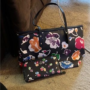 COACH SIGNATURE Floral Tote and Wallet